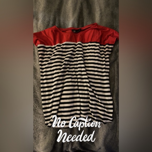 Red black and white top - Picture 2 of 3